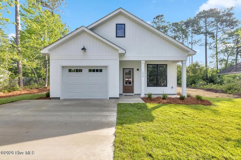 302 Pine Court, Hampstead