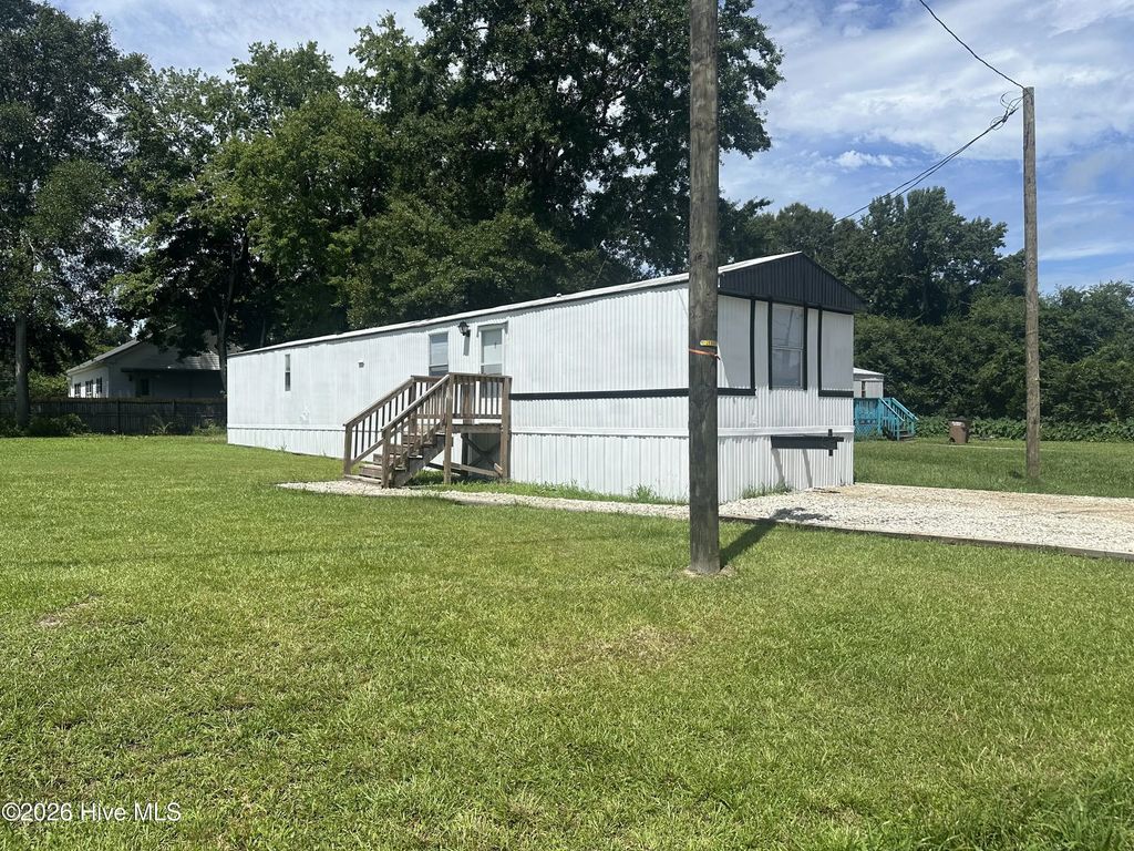 326 Carlson Drive, Midway Park