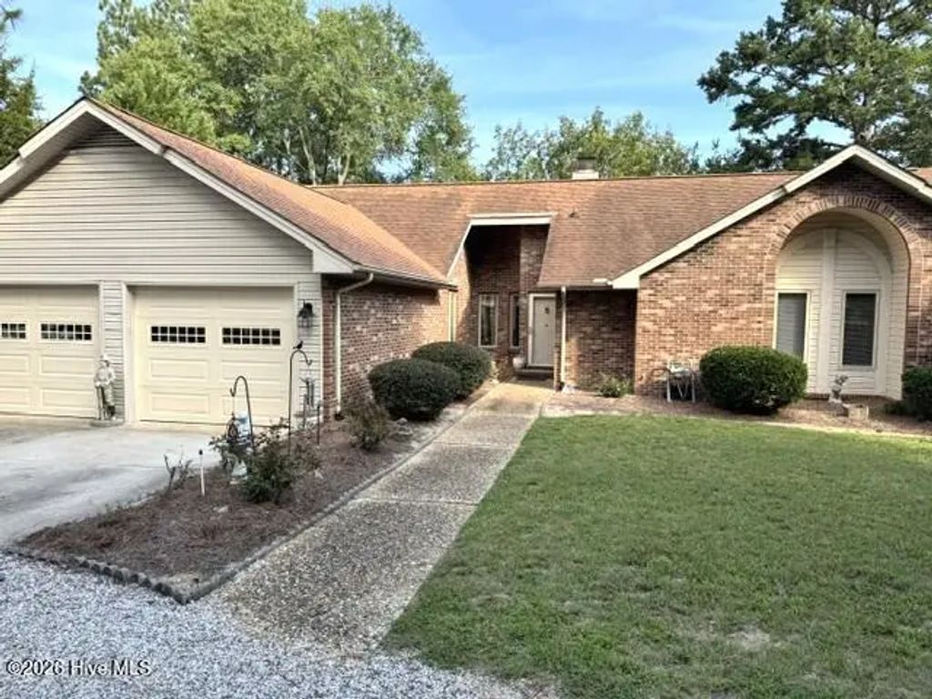 108 Fox Run Court, West End