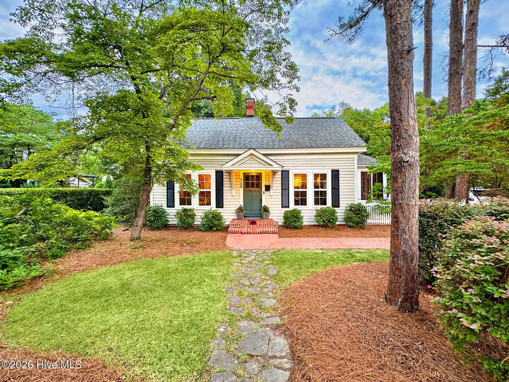 360 S Ashe Street, Southern Pines