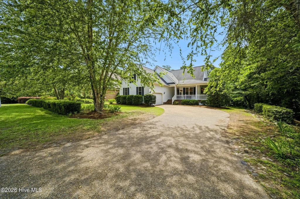 203 Megan Loop S, Hertford