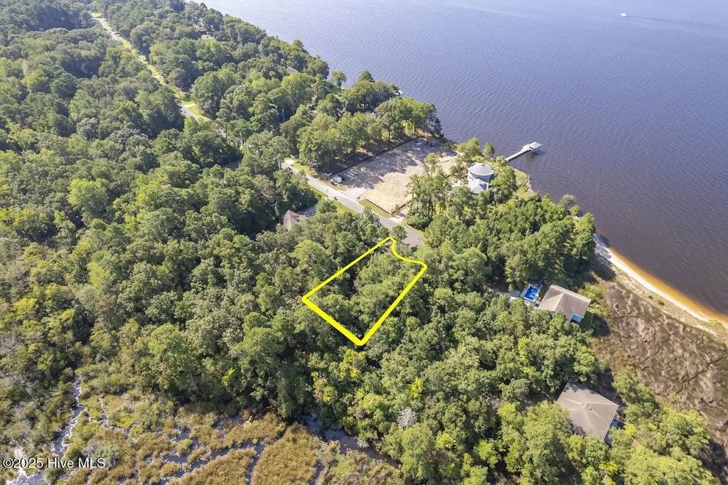 436 Indian Bluff Drive, Minnesott Beach