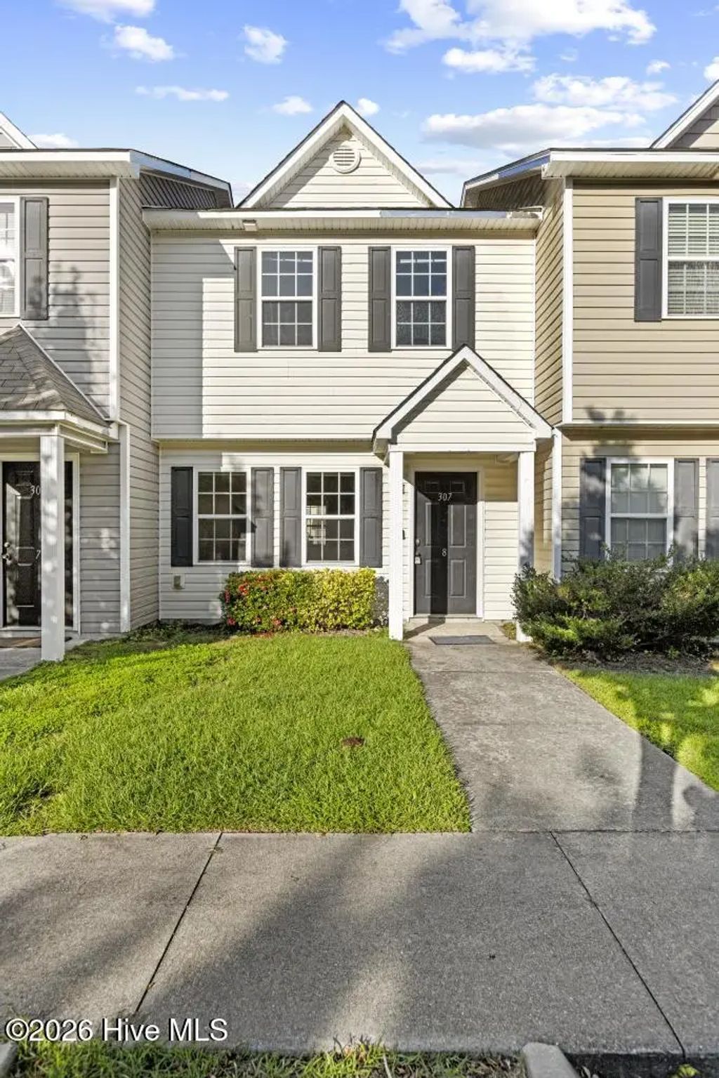 307 Burley Drive Unit 8, Hubert