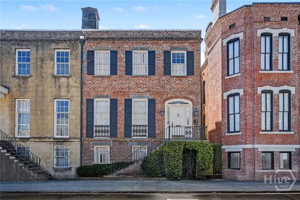 221 E Charlton Street, Savannah