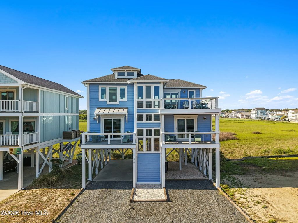598 Ocean Boulevard W, Holden Beach