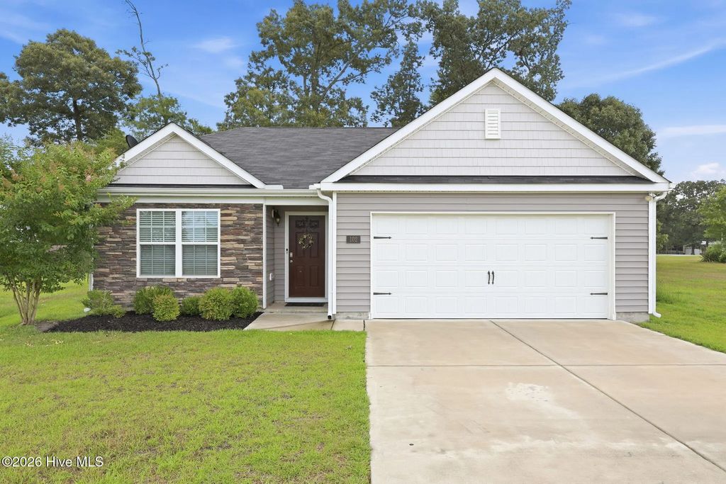 102 Jessica Court, Vanceboro