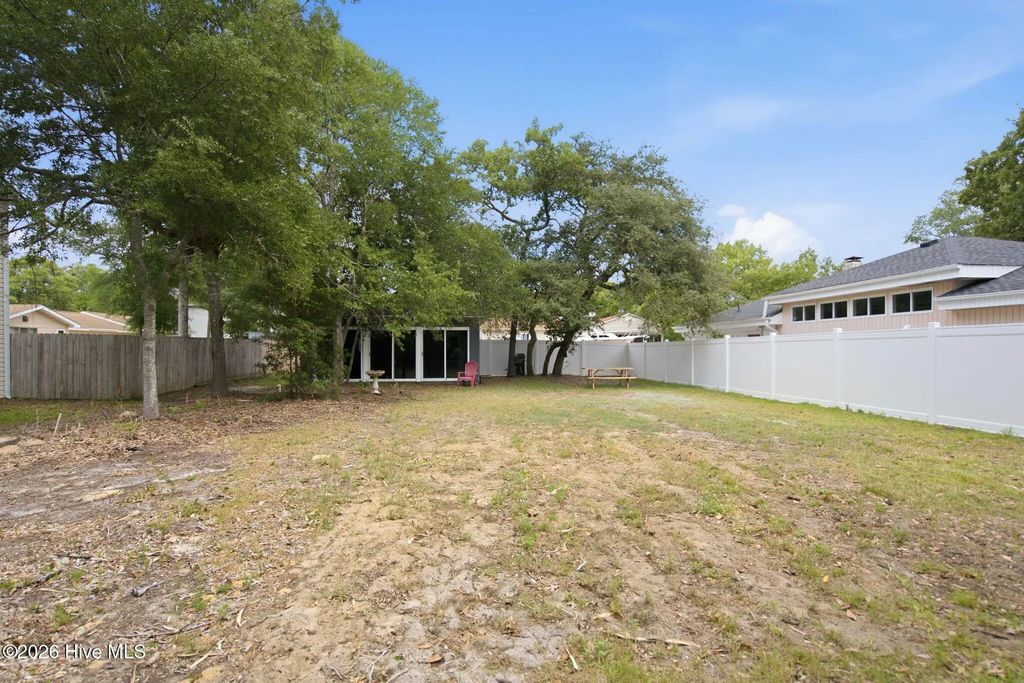 206 E Oak Island Drive, Oak Island