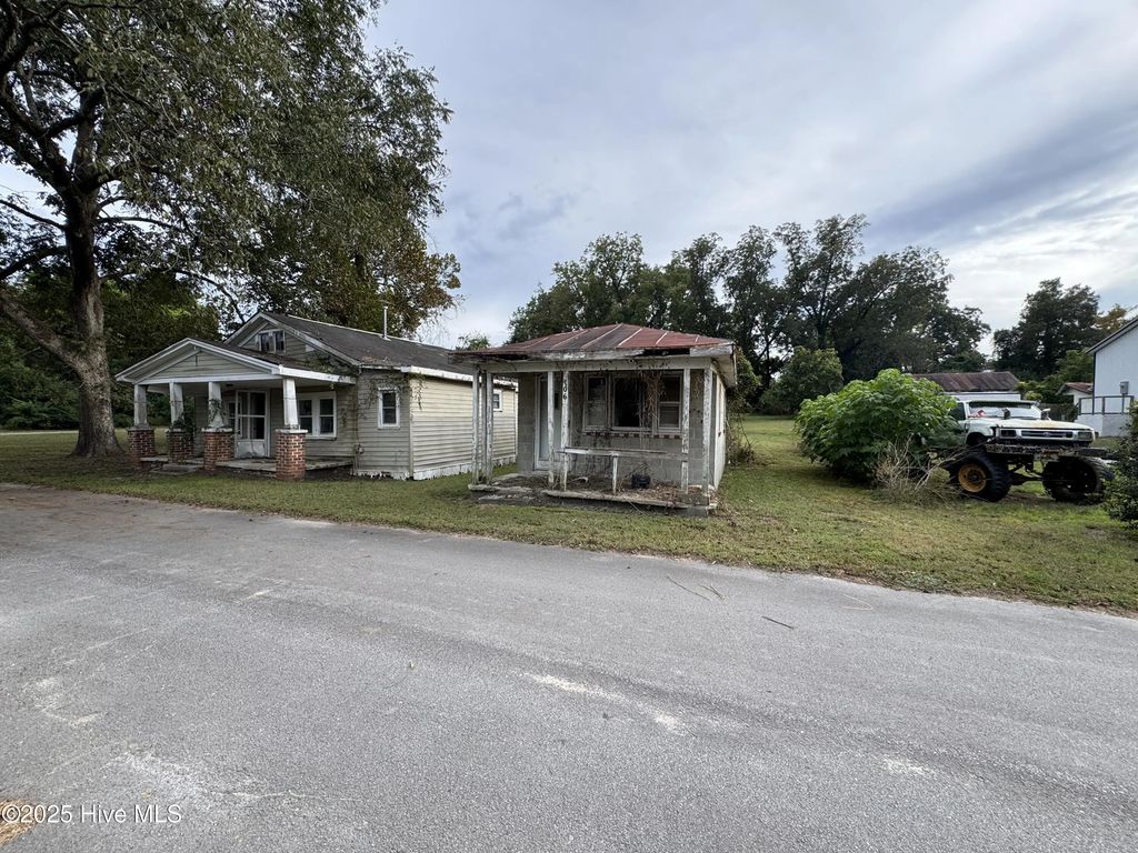 108 Bell Street, Pollocksville
