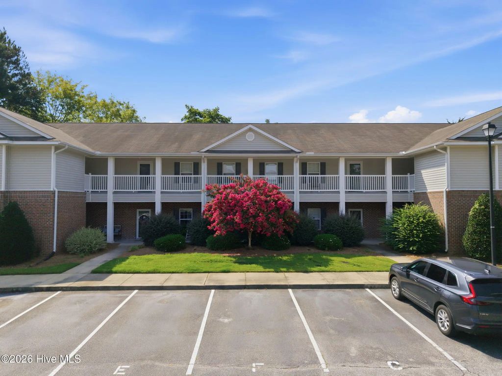 2412 King Richard Court H, Greenville