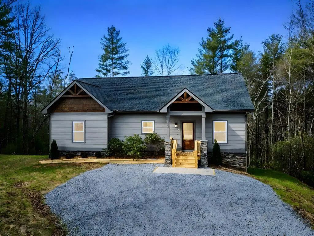 325 River Mountain Road, Murphy