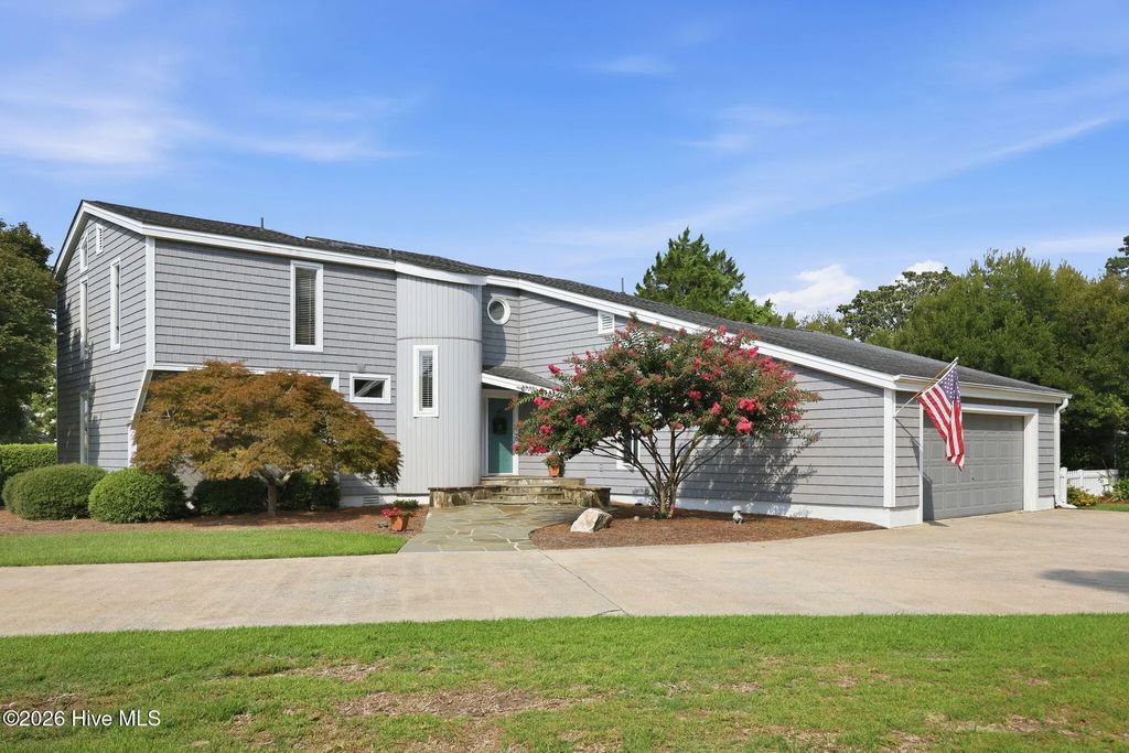 205 Austin Point Drive, Washington
