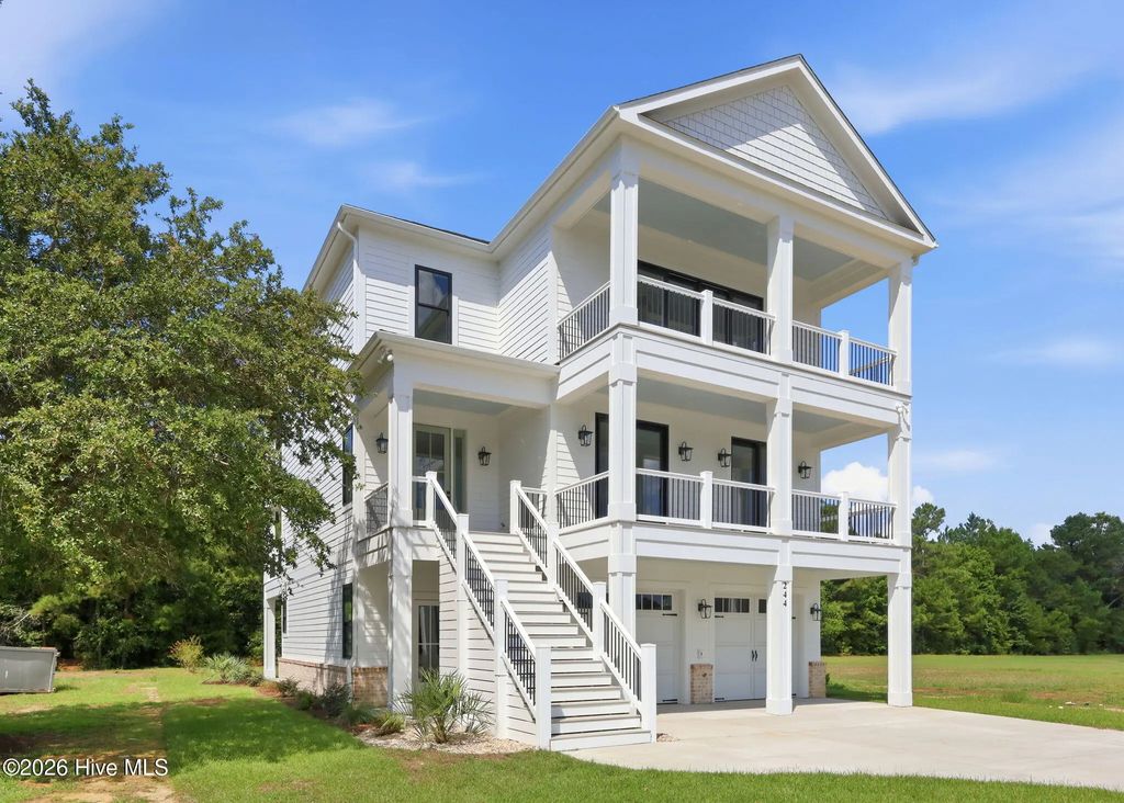 244 Colleton Square, Newport