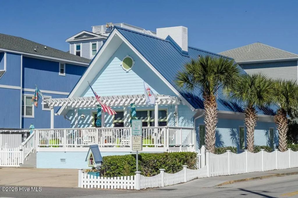 2 W Henderson Street, Wrightsville Beach