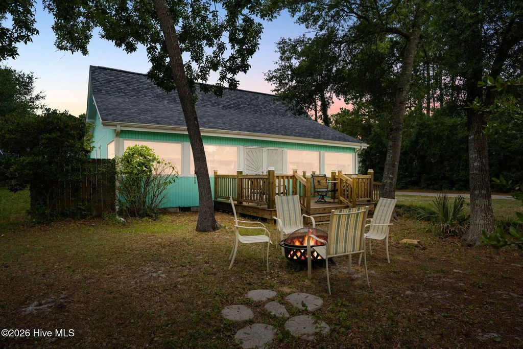 1101 E Oak Island Drive, Oak Island