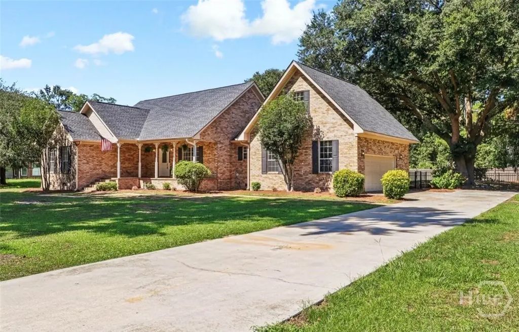 390 Central Avenue, Guyton