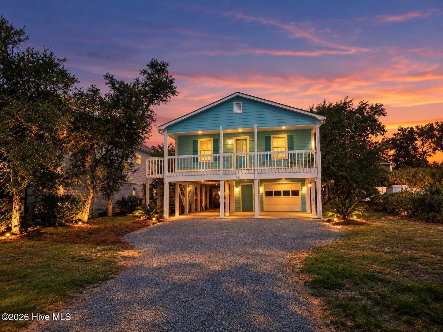 228 Ne 52nd Street, Oak Island