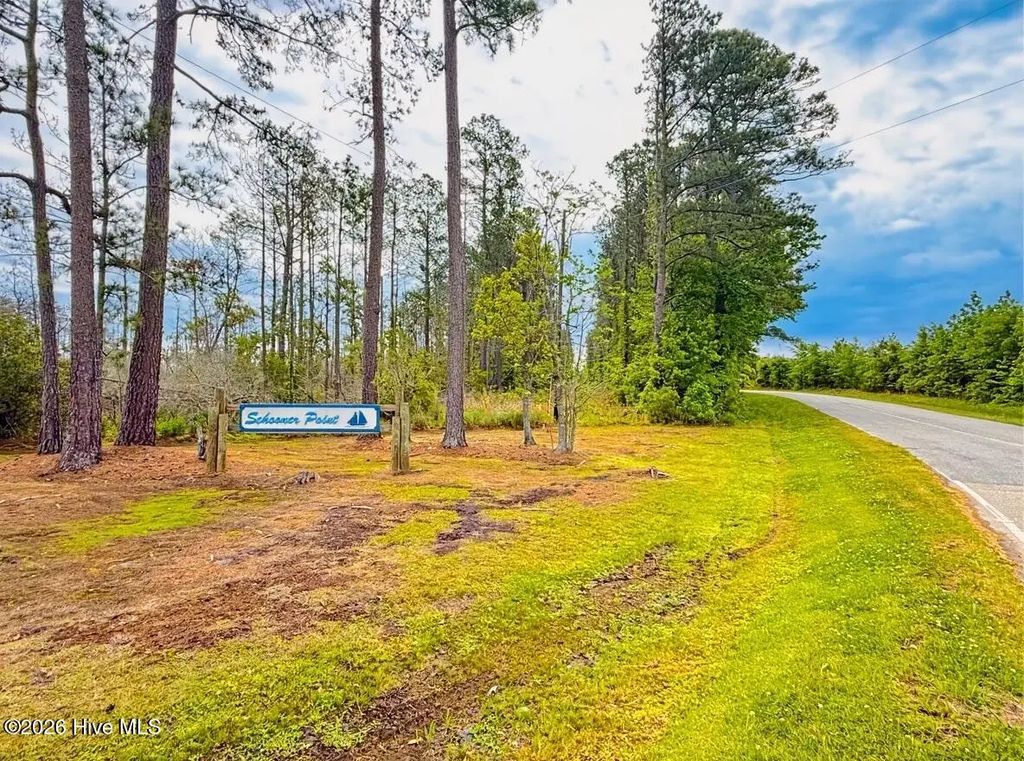 731 Schooner Point Road, Belhaven