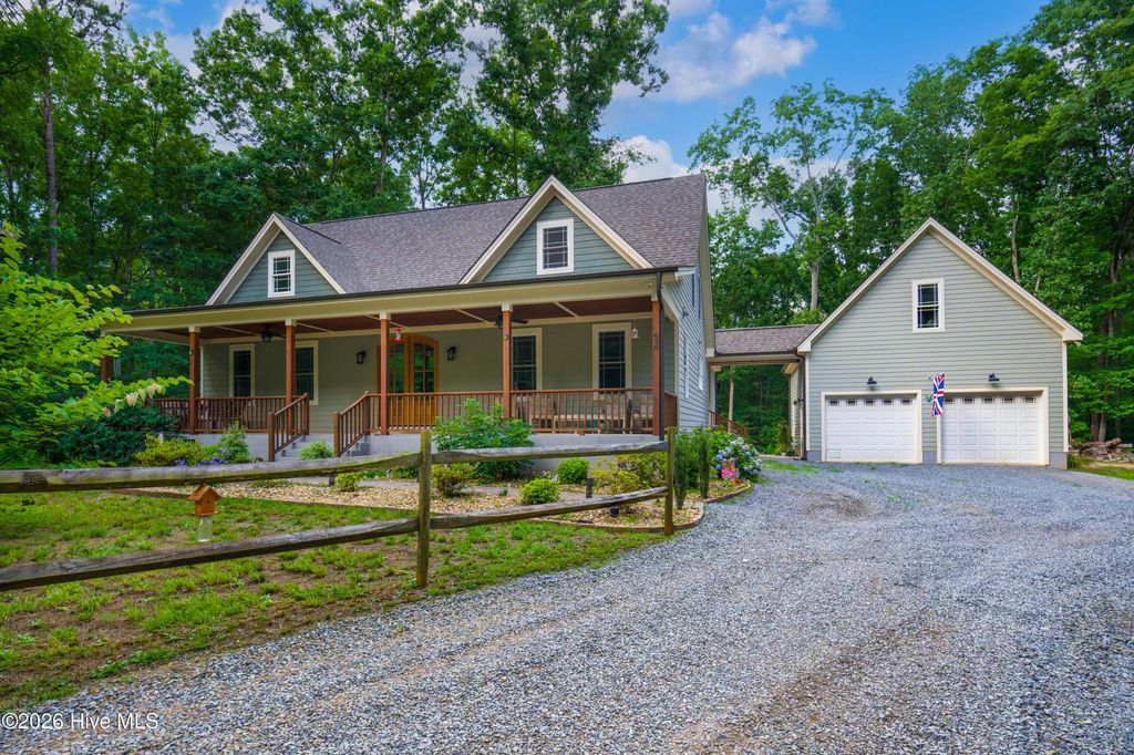 698 Maple Springs Lane, Bear Creek