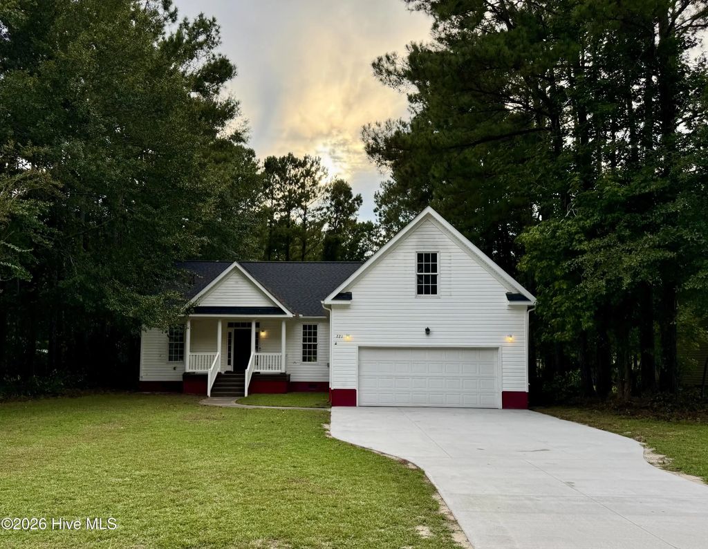 221 Goose Creek Road, New Bern