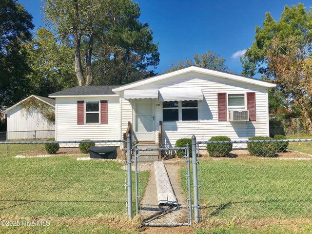 905 4th Street, Elizabeth City