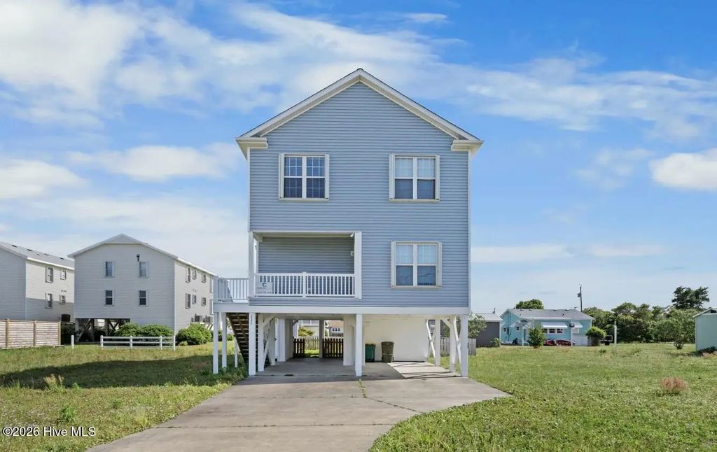 111 Hanby Avenue, Carolina Beach