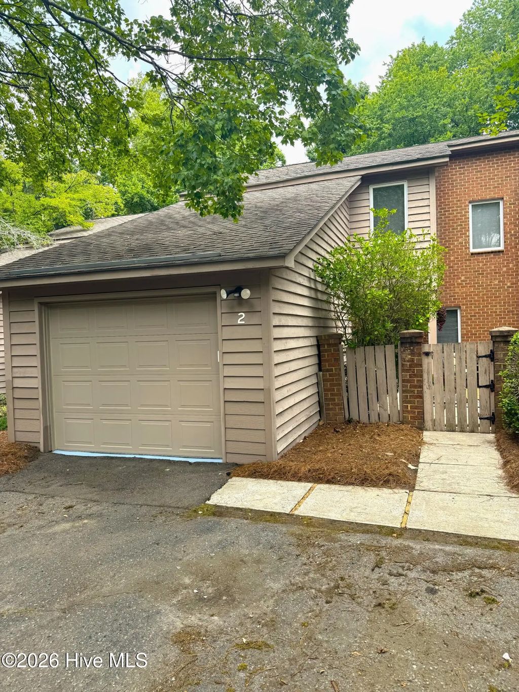 2 Palmetto Place, Greenville