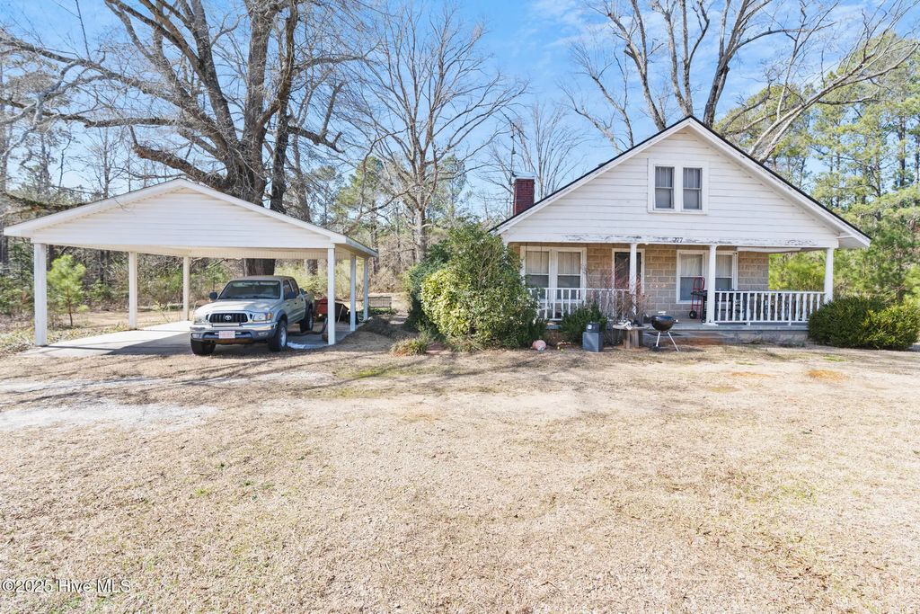 277 Old Woods Road, Rockingham