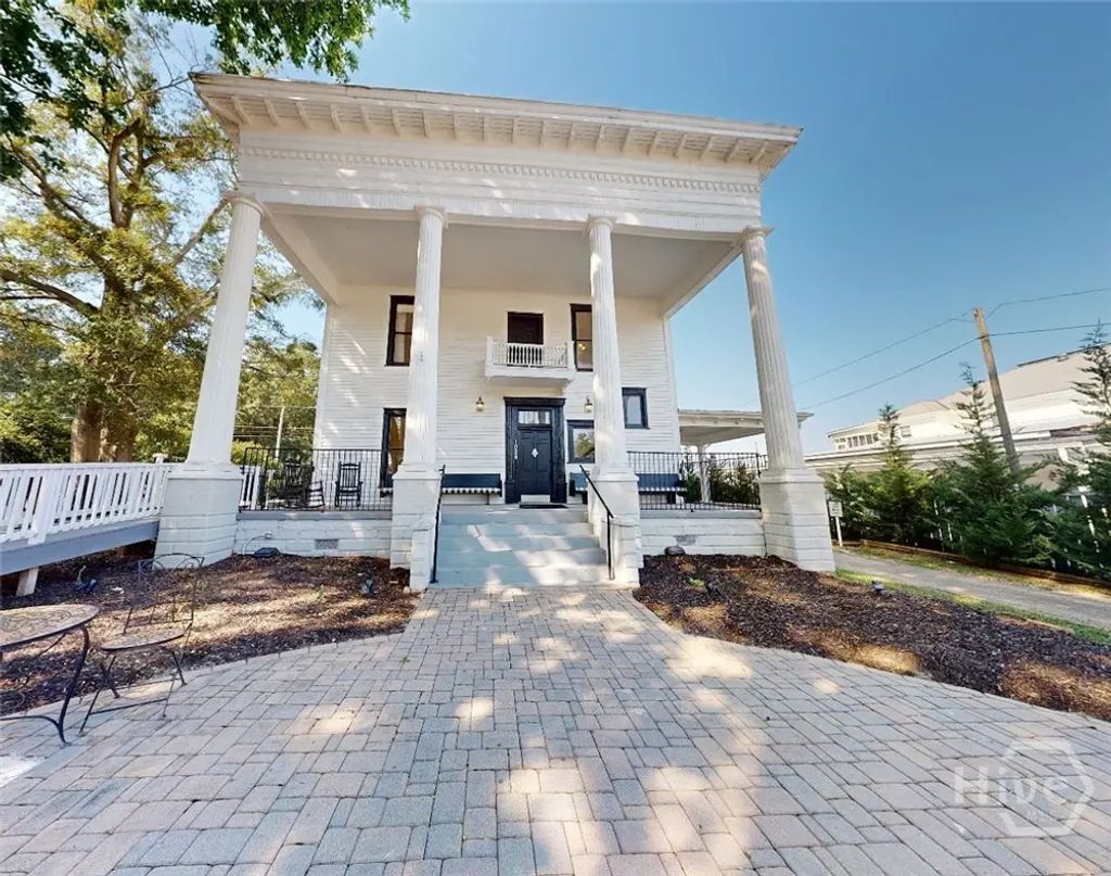 1029 S Elm Street, Commerce