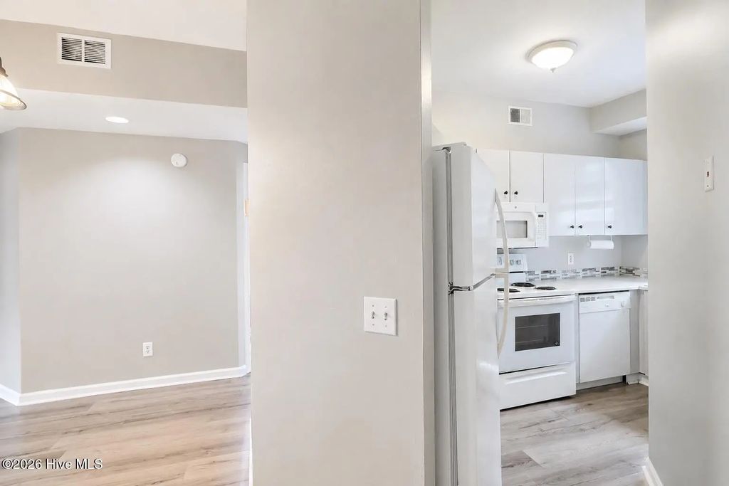 4230 Wilshire Boulevard Apt 306d, Wilmington