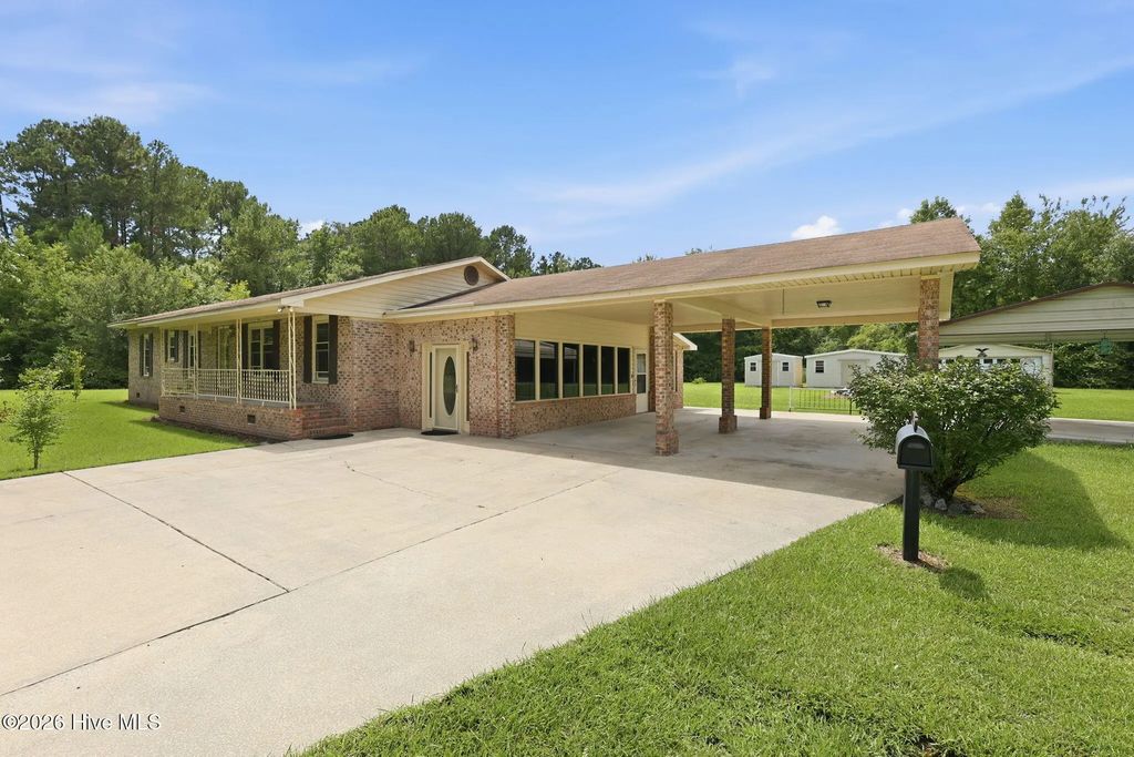 4045 Carver Moore Road, Clarkton