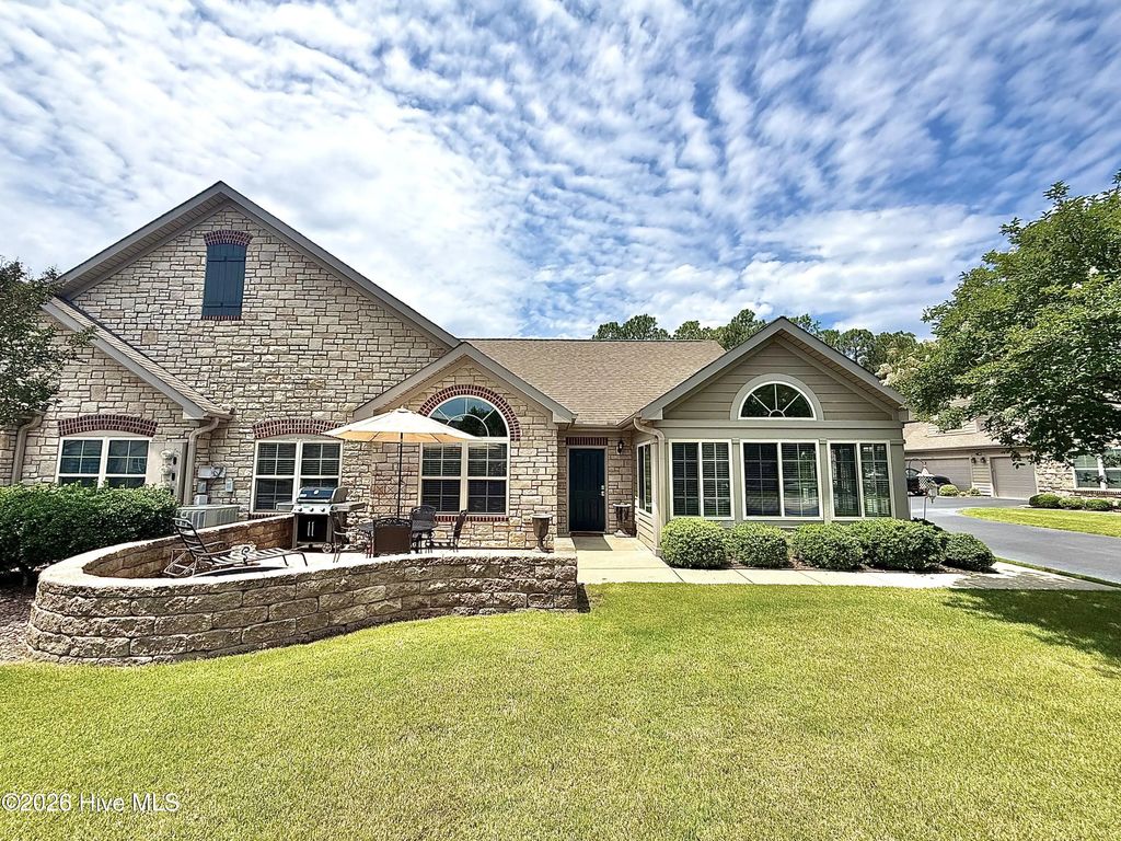 107 W Chelsea Court, Southern Pines