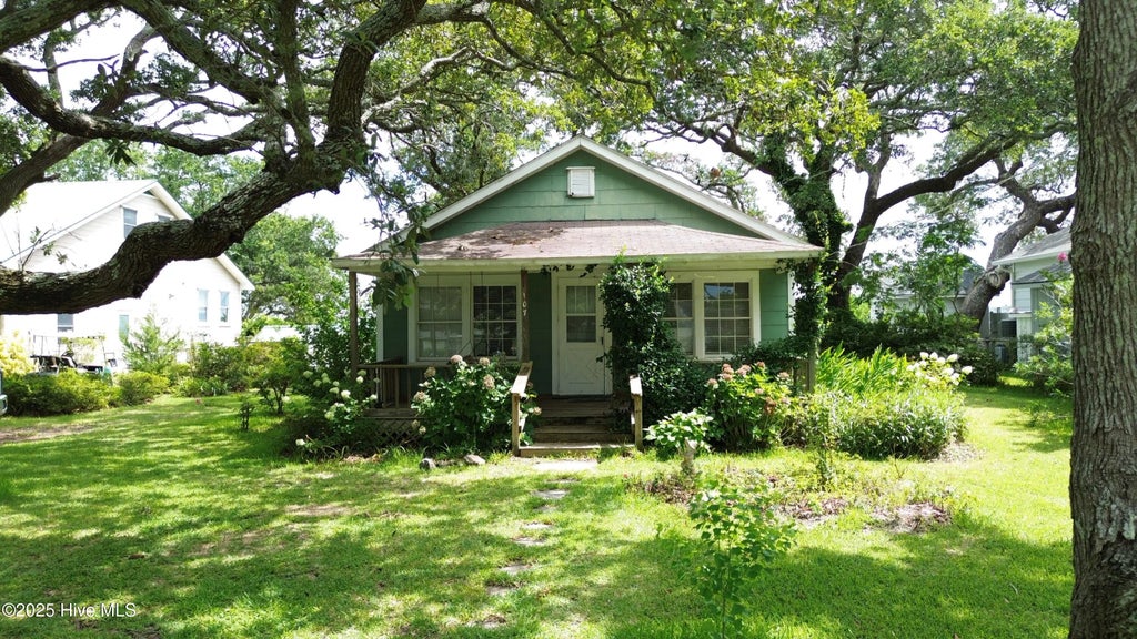 107 Lennoxville Point Road, Beaufort