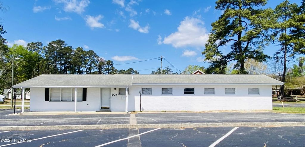 609 Jefferson Street, Whiteville