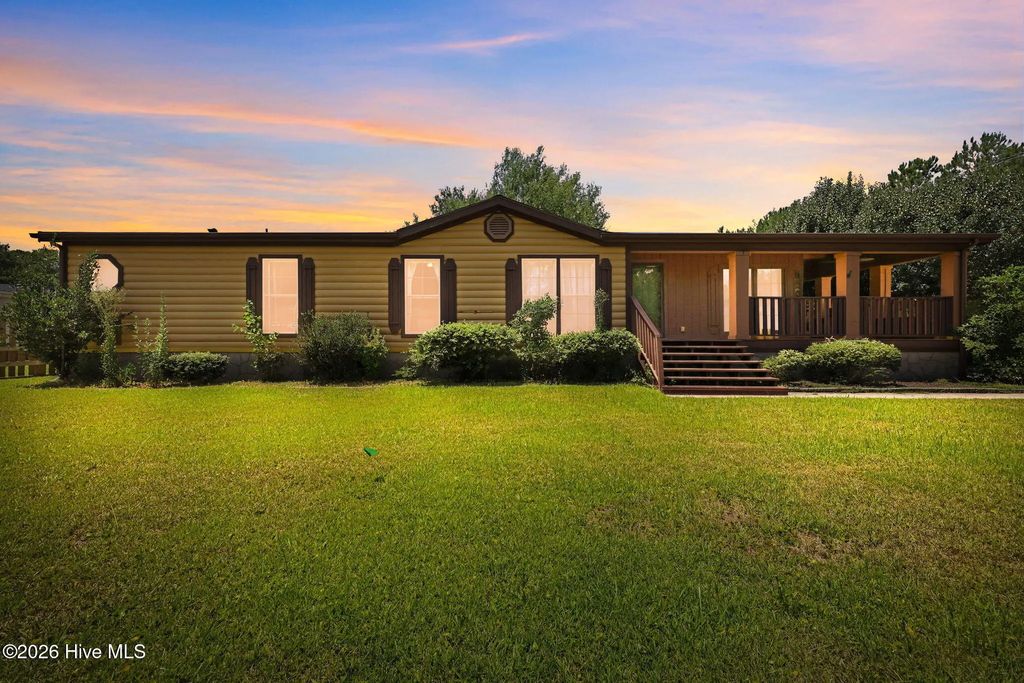 100 Maplecrest Way, Sneads Ferry