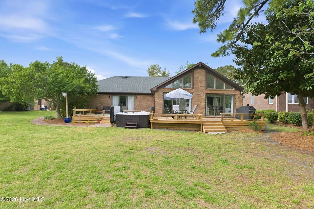 824 Pelican Drive, New Bern