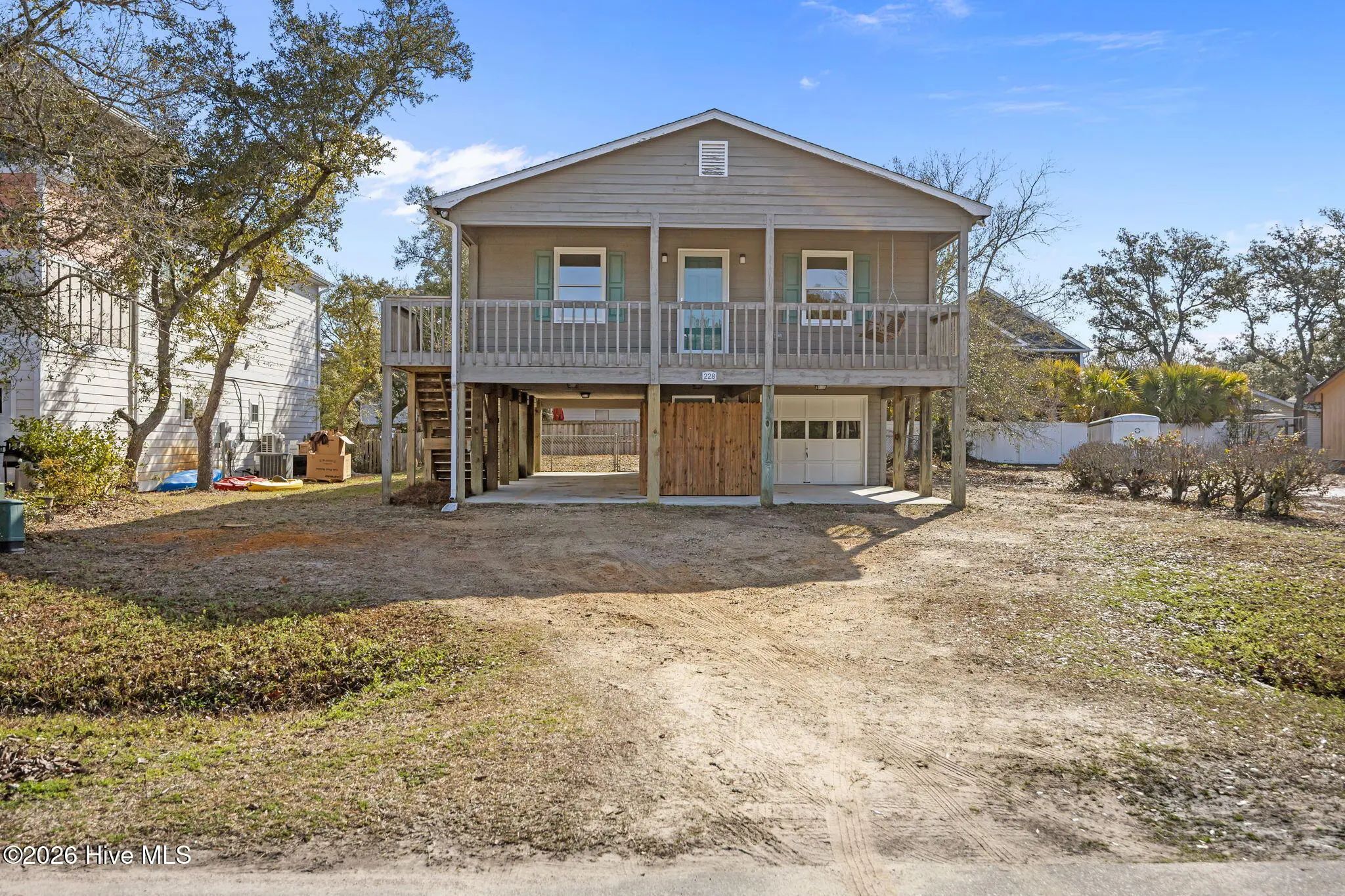 228 Ne 52nd Street, Oak Island