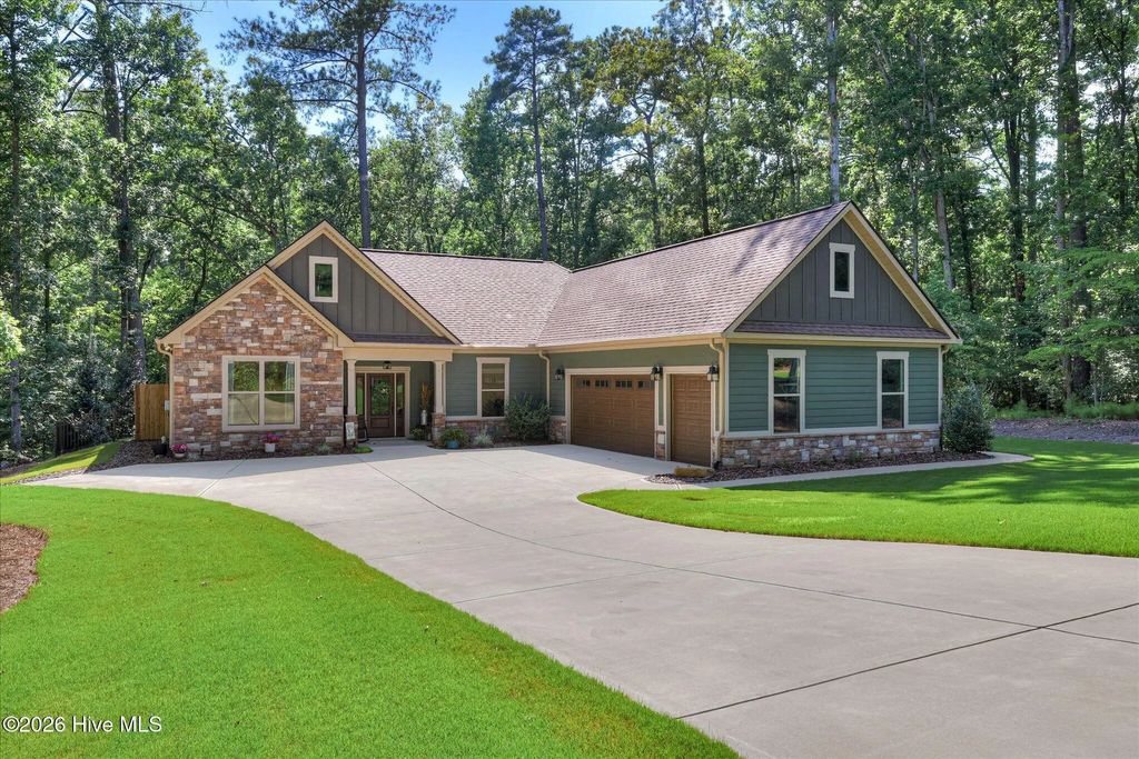 223 Candlewick Loop, McCormick