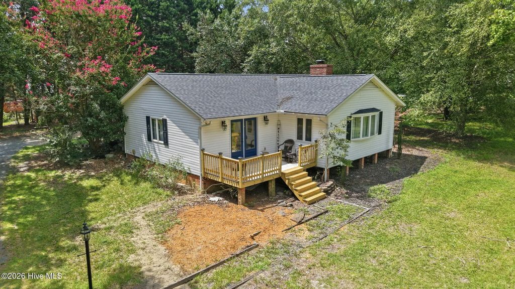 102 Juniper Court, West End