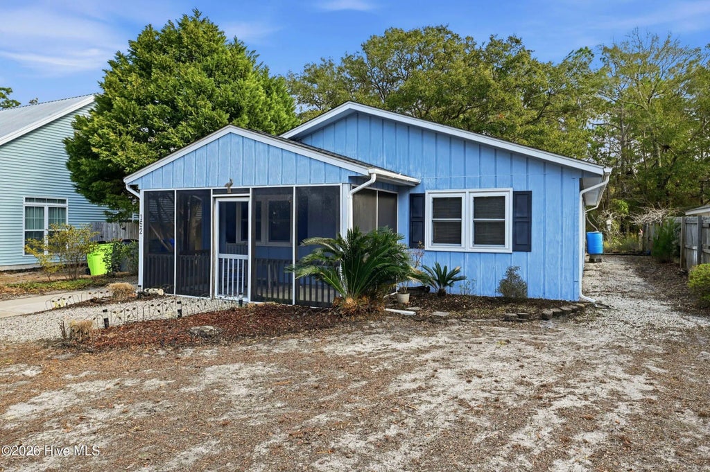 152 Nw 6th Street, Oak Island