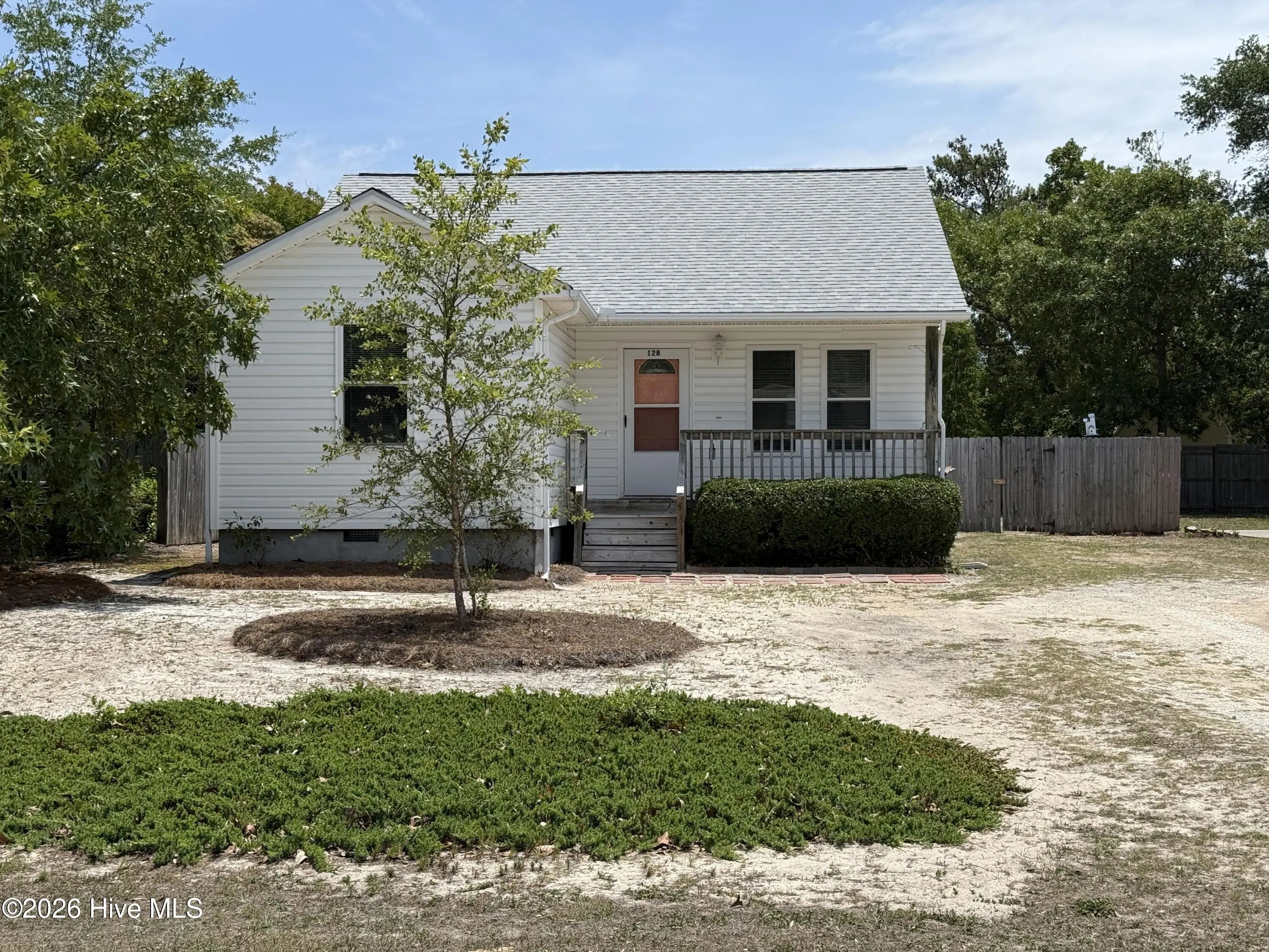 128 Nw 12th Street, Oak Island