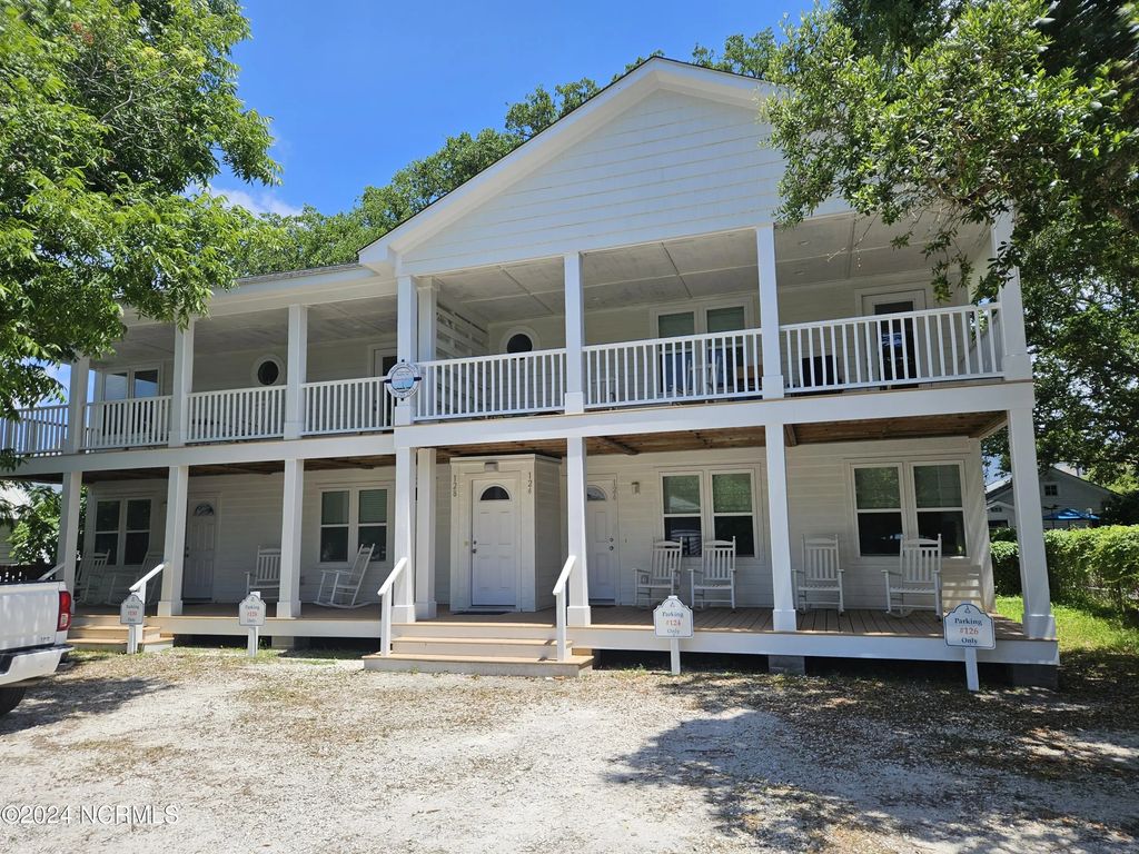 128 Sunset Lane, Beaufort