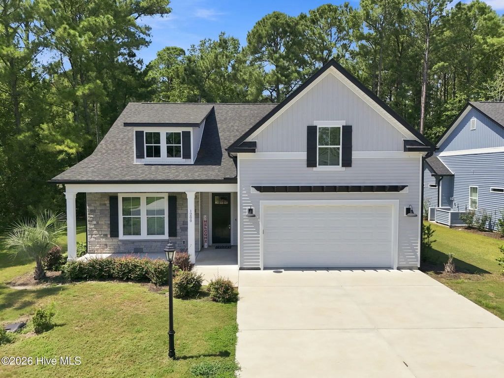 1200 Moultrie Drive Nw, Calabash
