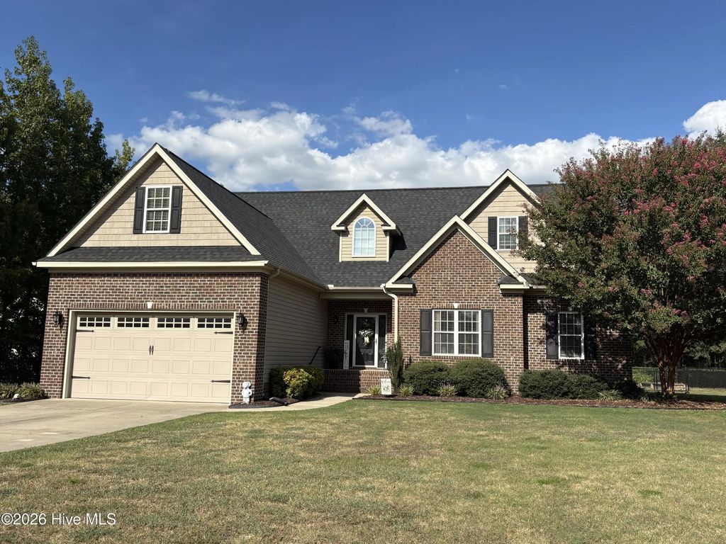 205 Pear Tree Lane, Pikeville