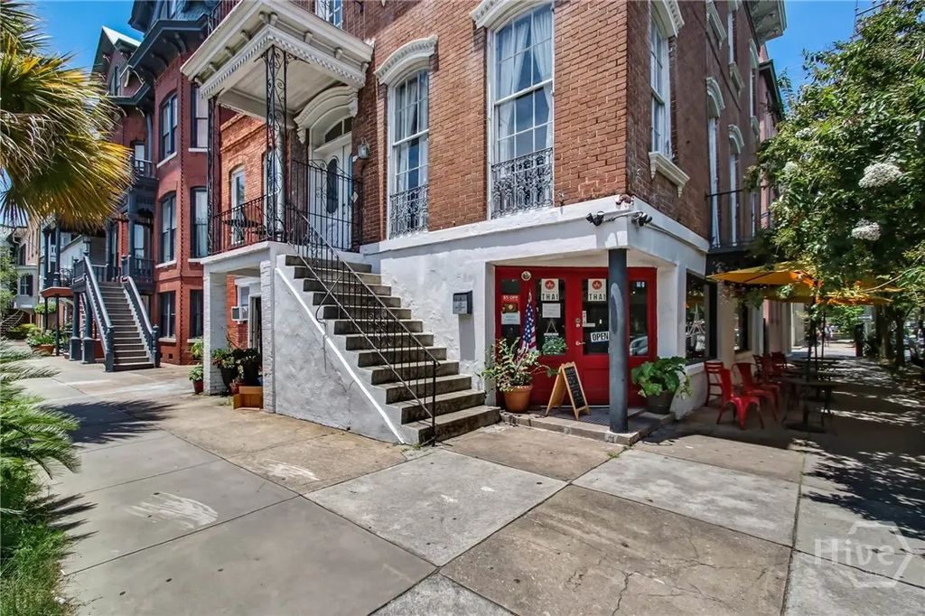 132 E Oglethorpe Avenue, Savannah