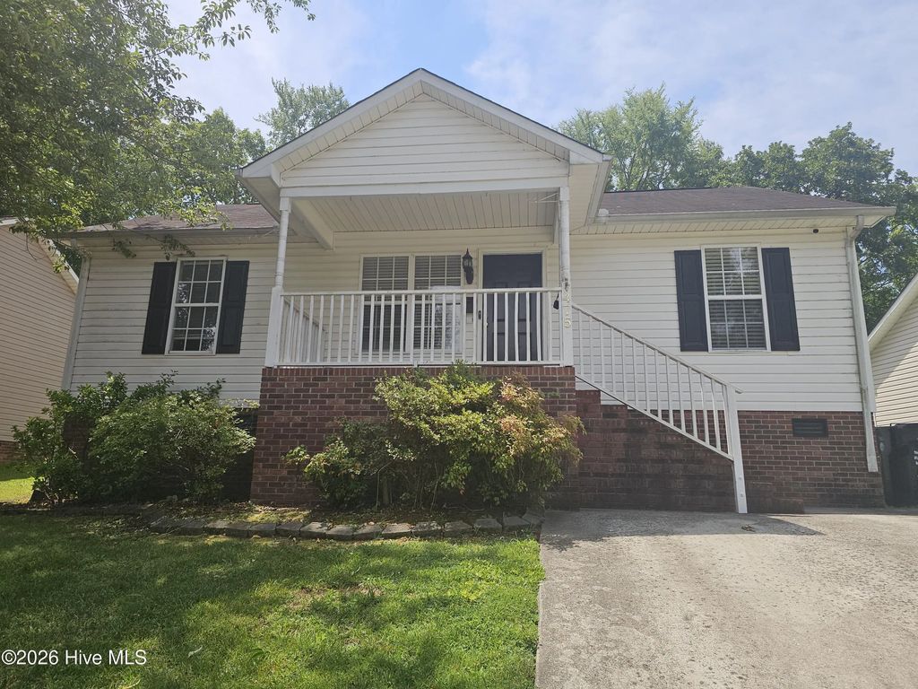 475 Hillandale Street Ne, Concord