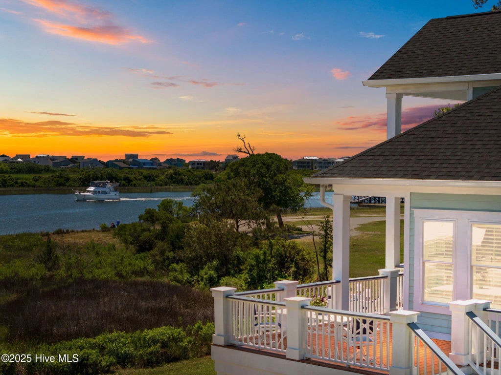 3953 Palm Street Se, Bolivia