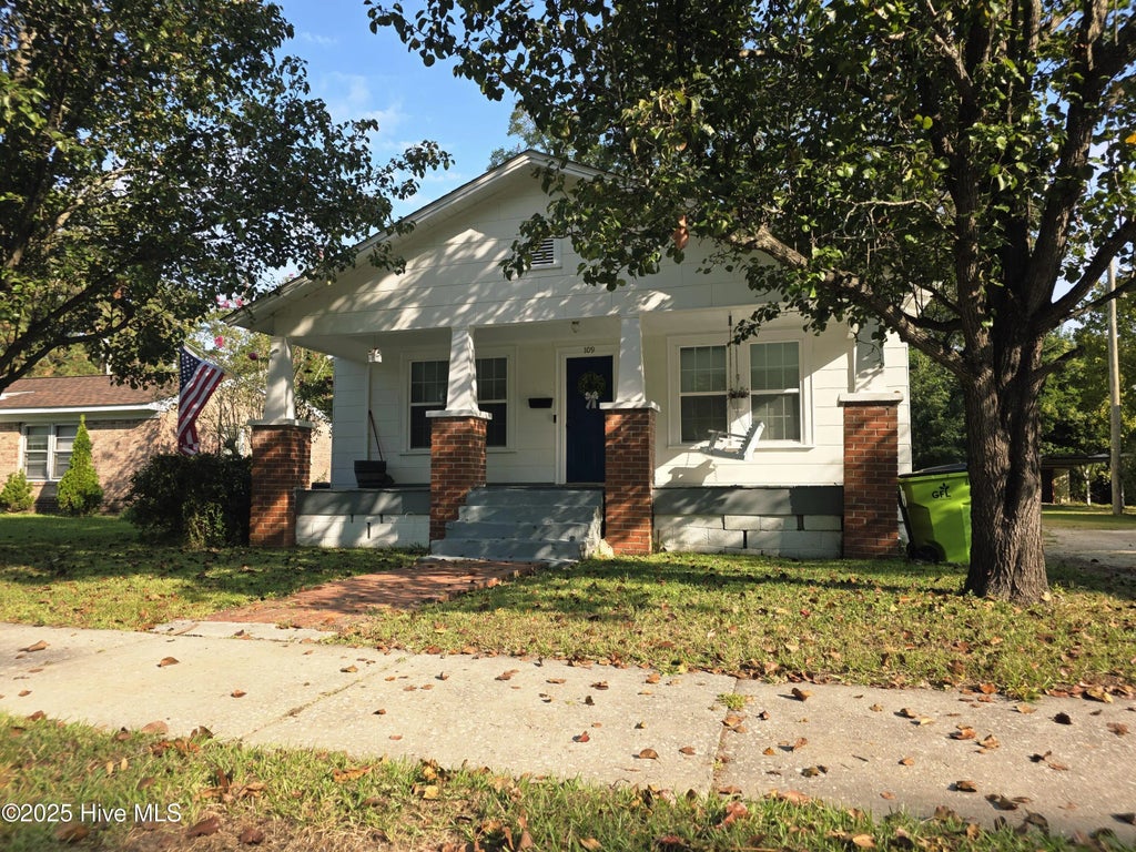 109 E Calhoun Street, Whiteville
