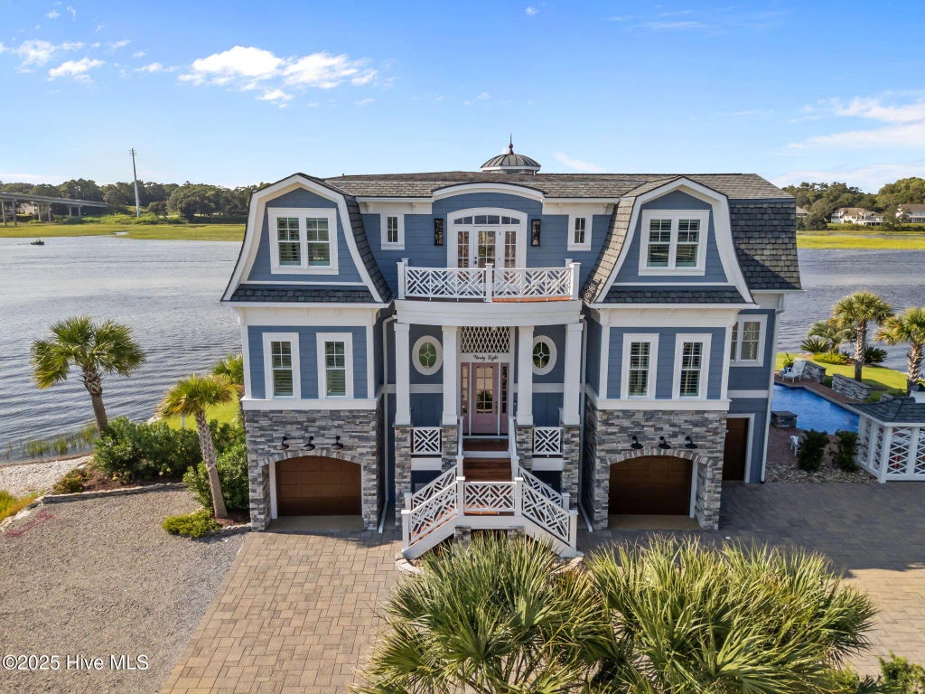 98 Laurinburg Street, Ocean Isle Beach
