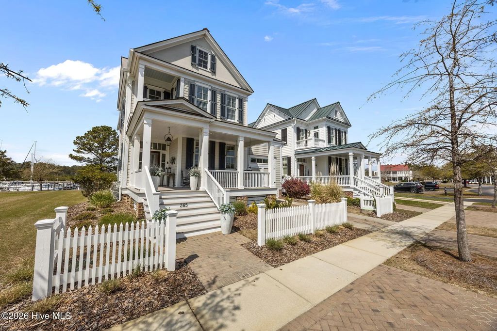 365 E Harborside Road, Oriental