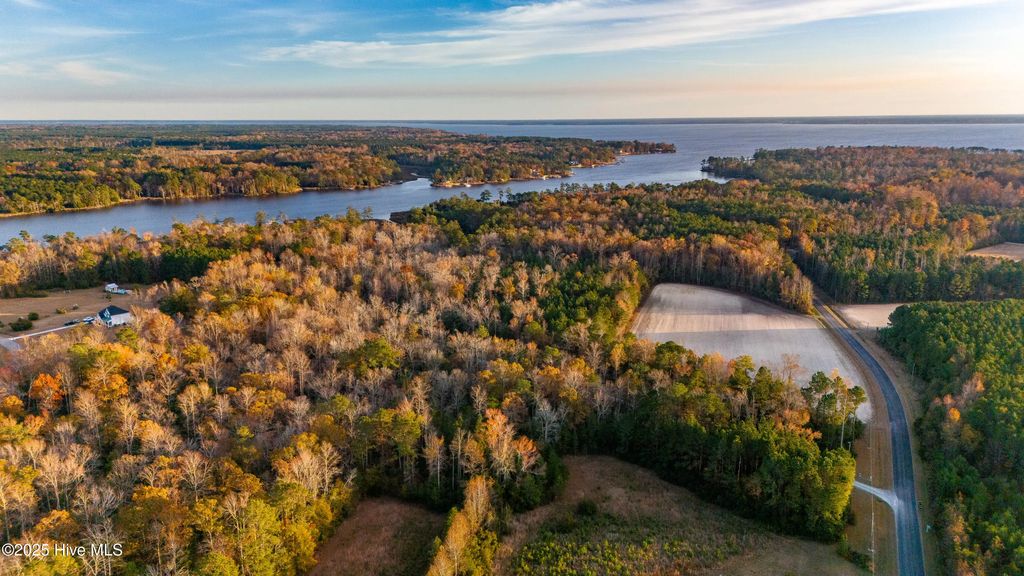 821 Bennett Neck Road, Grantsboro